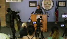 美国警察局爆料新闻事件,震惊事件揭露真相