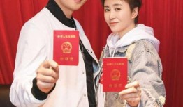 娱乐大爆料姐弟恋领证了,姐弟恋情侣甜蜜领证，爱情跨越年龄界限